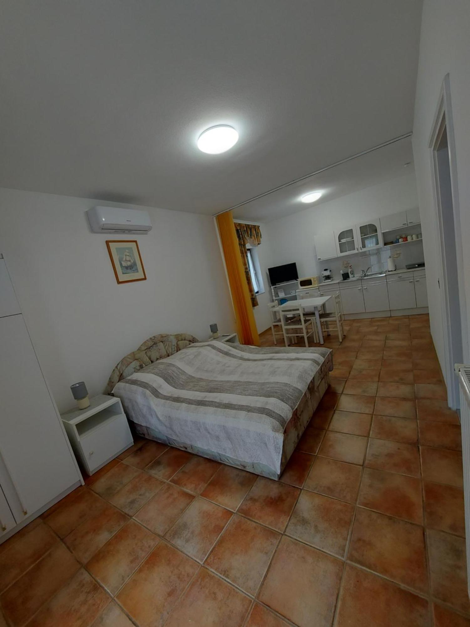 Istvan Apartmanok Keszthely Esterno foto