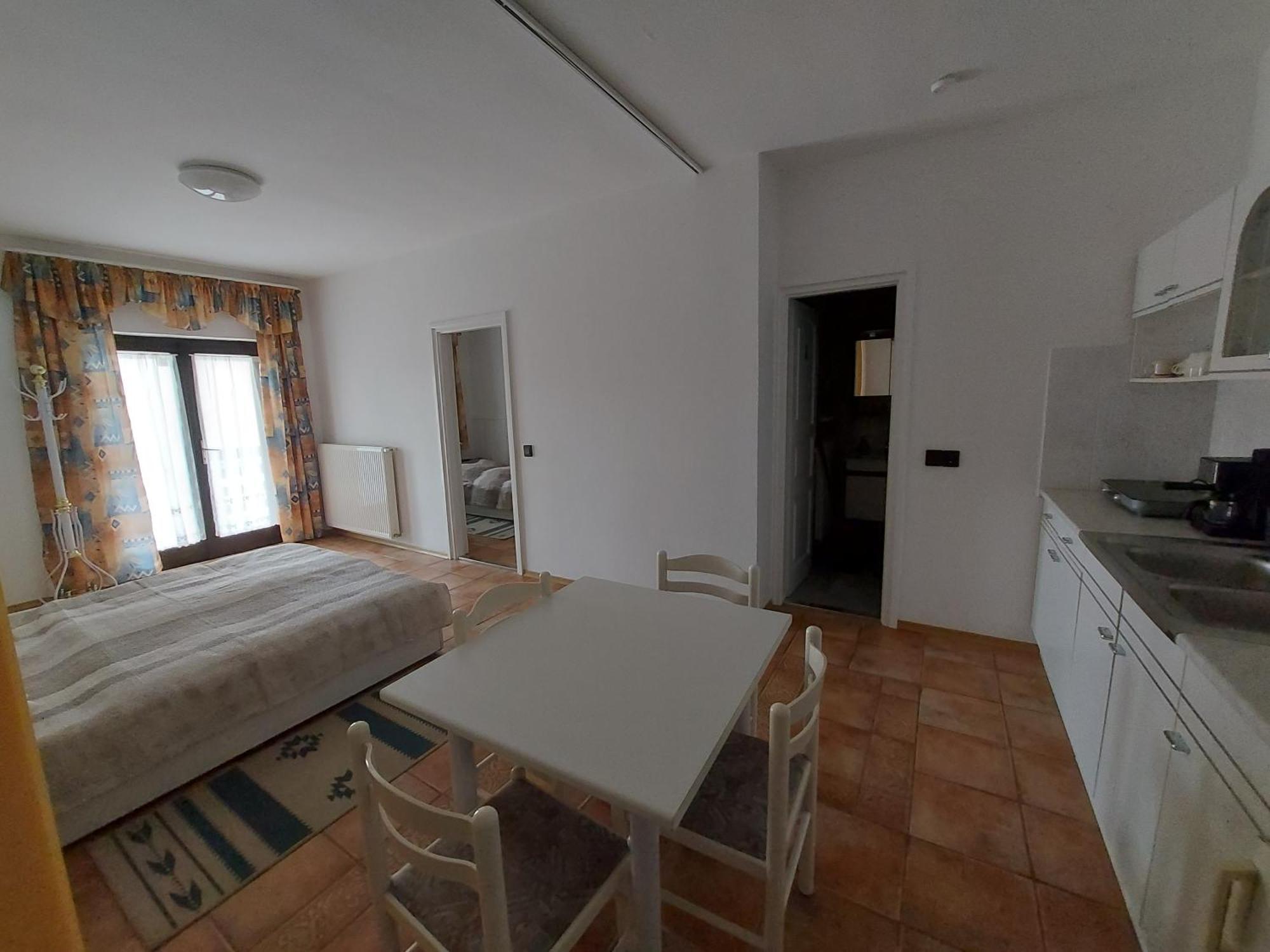 Istvan Apartmanok Keszthely Esterno foto