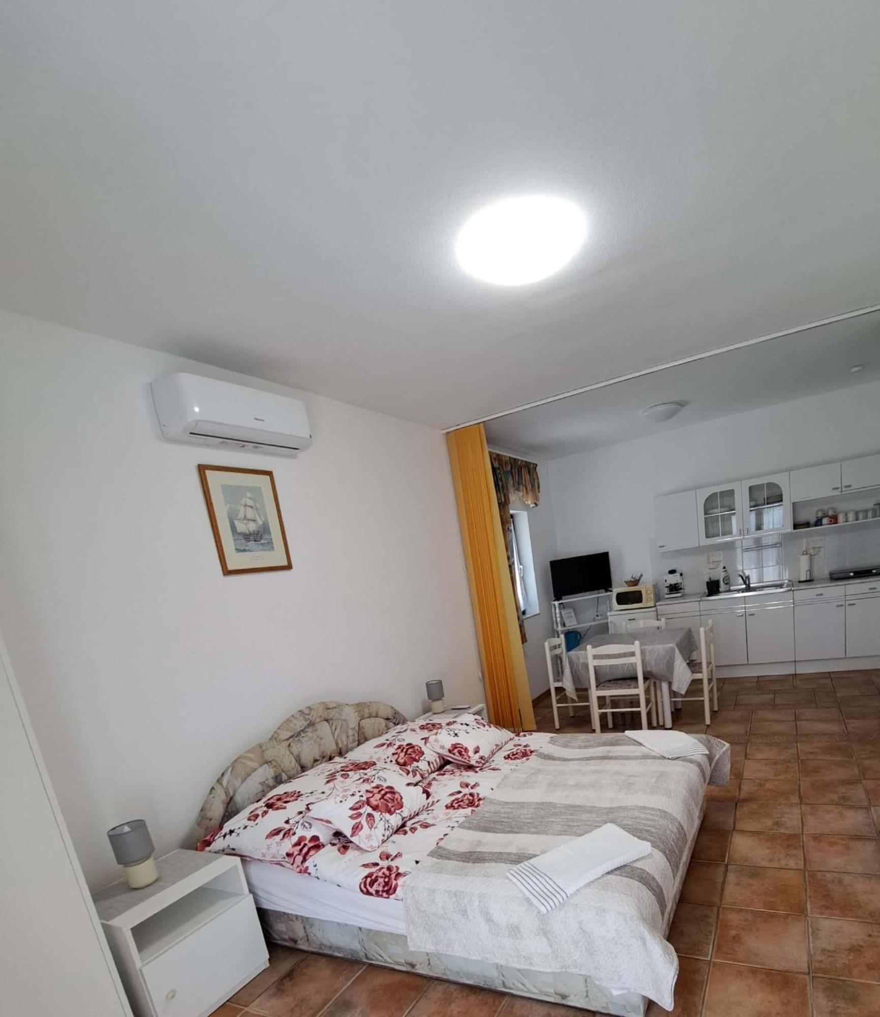 Istvan Apartmanok Keszthely Esterno foto