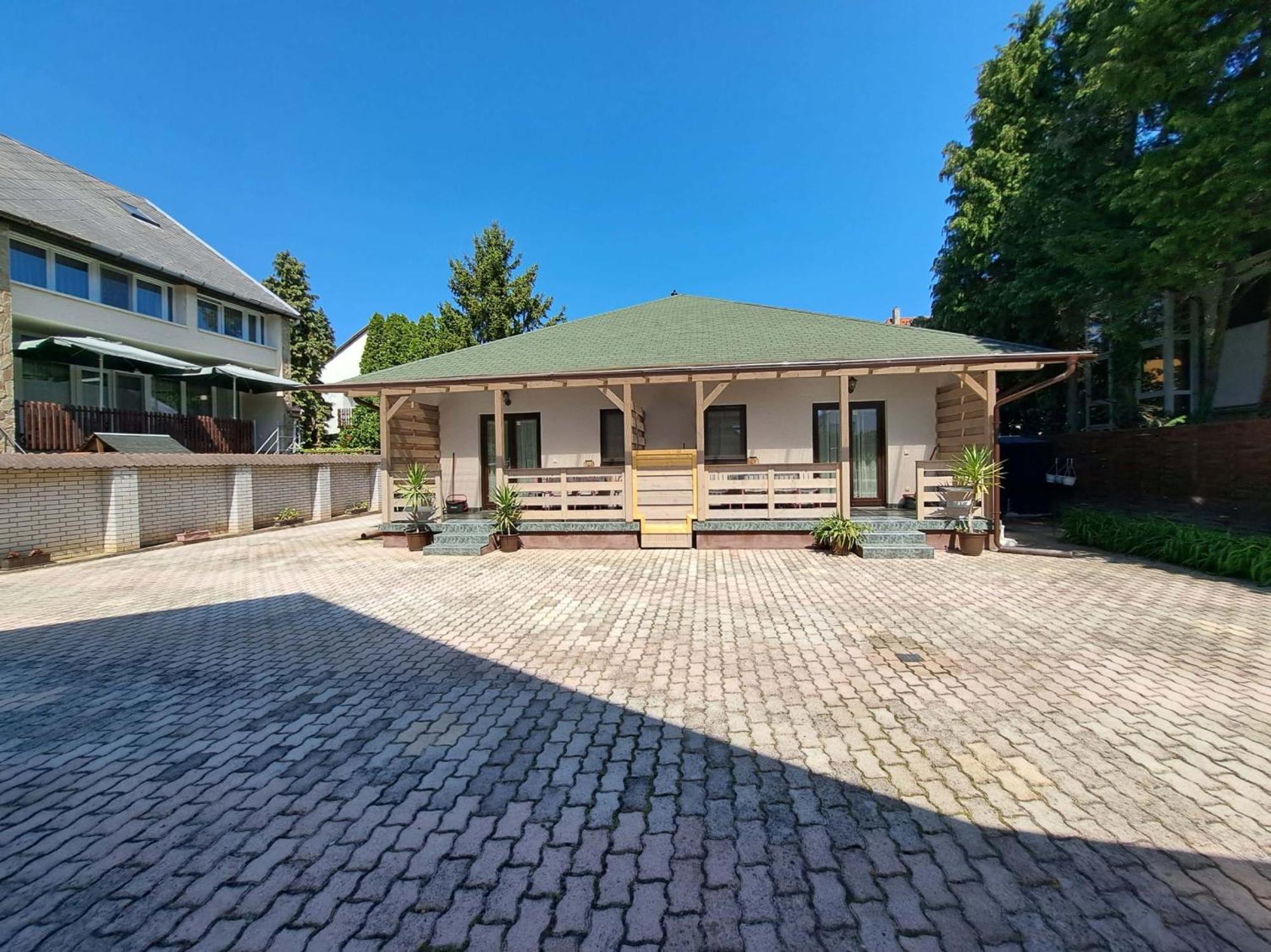 Istvan Apartmanok Keszthely Esterno foto